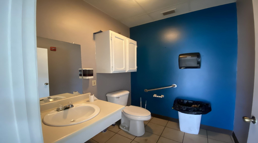 419 Grand Central Blvd, LAREDO, Texas 78045, 1 Bedroom Bedrooms, 21 Rooms Rooms,2 BathroomsBathrooms,Commercial/industrial,For Sale,419 Grand Central Blvd,20260462