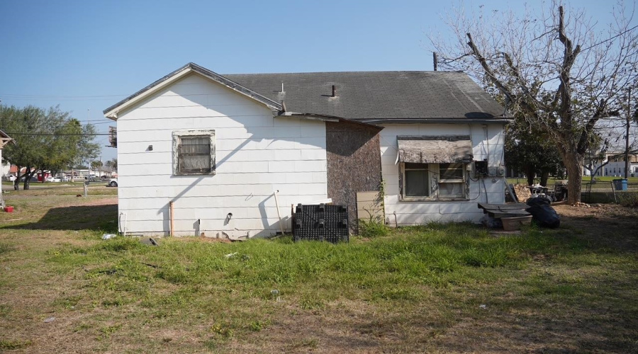 307 N Maria St., Hebbronville, Texas 78361, 2 Bedrooms Bedrooms, 5 Rooms Rooms,1 BathroomBathrooms,Residential,For Sale,307 N Maria St.,20260450