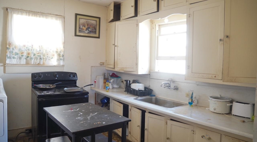 307 N Maria St., Hebbronville, Texas 78361, 2 Bedrooms Bedrooms, 5 Rooms Rooms,1 BathroomBathrooms,Residential,For Sale,307 N Maria St.,20260450