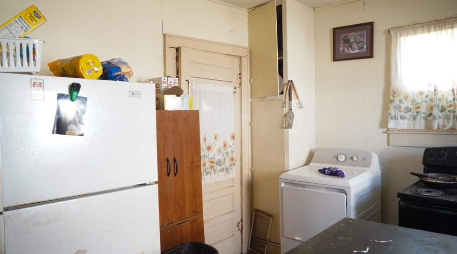 307 N Maria St., Hebbronville, Texas 78361, 2 Bedrooms Bedrooms, 5 Rooms Rooms,1 BathroomBathrooms,Residential,For Sale,307 N Maria St.,20260450