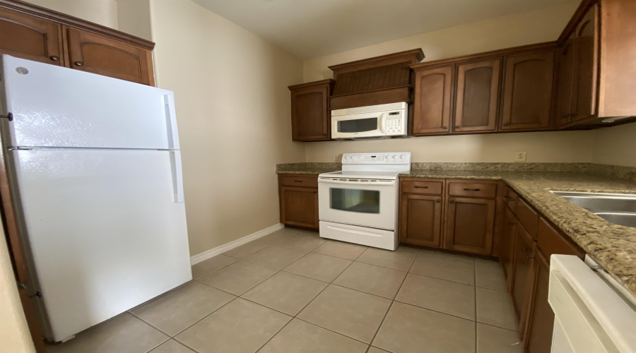 9809 Sterling Lp, LAREDO, Texas 78045, 2 Bedrooms Bedrooms, 5 Rooms Rooms,2 BathroomsBathrooms,Residential,For Rent,9809 Sterling Lp,20260452