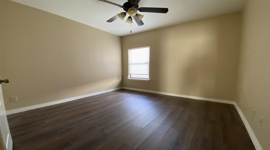 9809 Sterling Lp, LAREDO, Texas 78045, 2 Bedrooms Bedrooms, 5 Rooms Rooms,2 BathroomsBathrooms,Residential,For Rent,9809 Sterling Lp,20260452