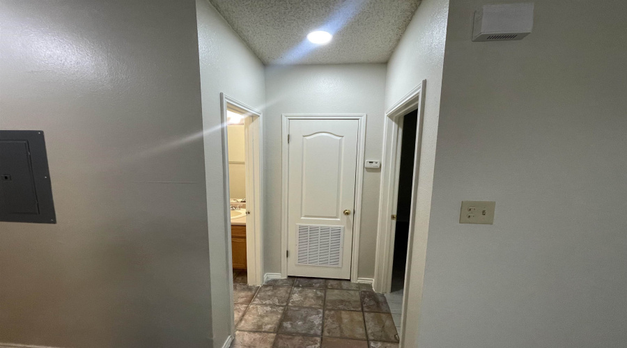 511 Shiloh Dr, LAREDO, Texas 78045, 1 Bedroom Bedrooms, 4 Rooms Rooms,1 BathroomBathrooms,Residential,For Rent,511 Shiloh Dr,20260461