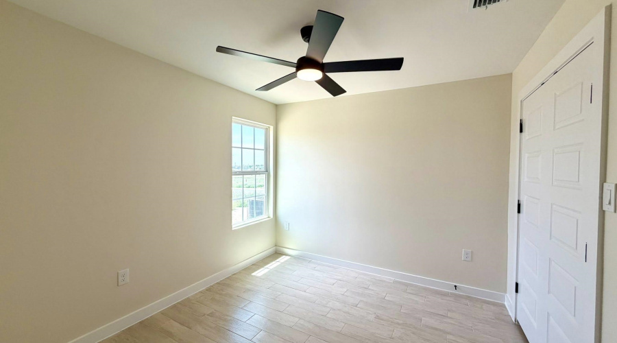 5041 Los Caballos Lp., Laredo, Texas 78046, 3 Bedrooms Bedrooms, 6 Rooms Rooms,2 BathroomsBathrooms,Residential,For Sale,5041 Los Caballos Lp.,20260463