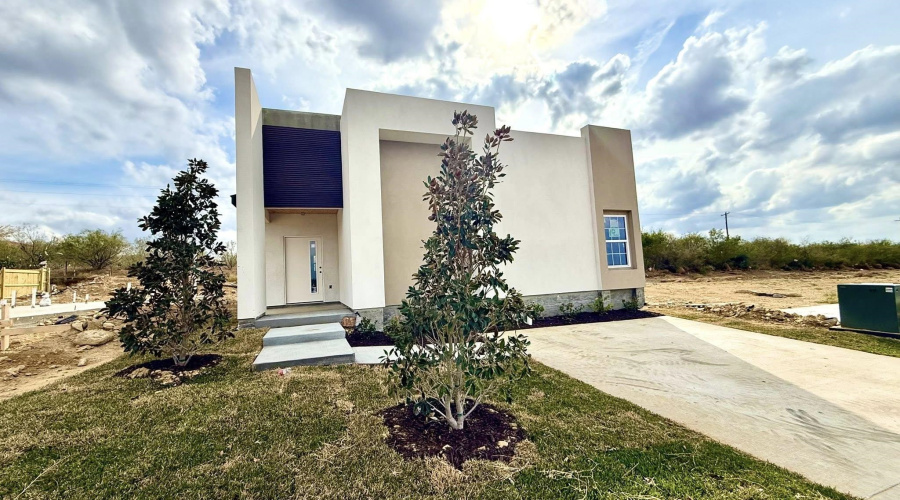 5041 Los Caballos Lp., Laredo, Texas 78046, 3 Bedrooms Bedrooms, 6 Rooms Rooms,2 BathroomsBathrooms,Residential,For Sale,5041 Los Caballos Lp.,20260463