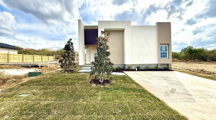 5041 Los Caballos Lp., Laredo, Texas 78046, 3 Bedrooms Bedrooms, 6 Rooms Rooms,2 BathroomsBathrooms,Residential,For Sale,5041 Los Caballos Lp.,20260463