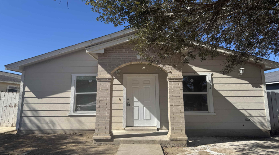 314 Redfish Dr, Laredo, Texas 78043, 3 Bedrooms Bedrooms, 5 Rooms Rooms,2 BathroomsBathrooms,Residential,For Rent,314 Redfish Dr,20260466