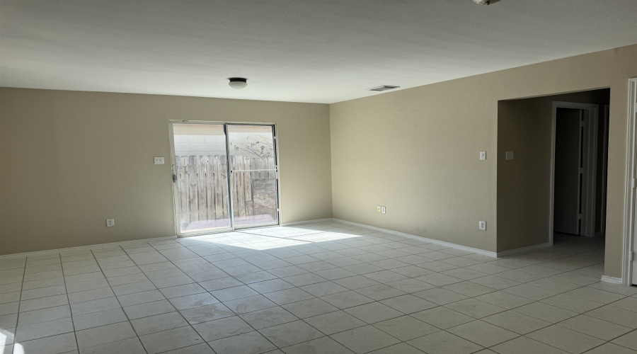 314 Redfish Dr, Laredo, Texas 78043, 3 Bedrooms Bedrooms, 5 Rooms Rooms,2 BathroomsBathrooms,Residential,For Rent,314 Redfish Dr,20260466