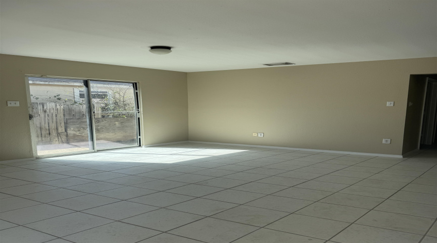 314 Redfish Dr, Laredo, Texas 78043, 3 Bedrooms Bedrooms, 5 Rooms Rooms,2 BathroomsBathrooms,Residential,For Rent,314 Redfish Dr,20260466