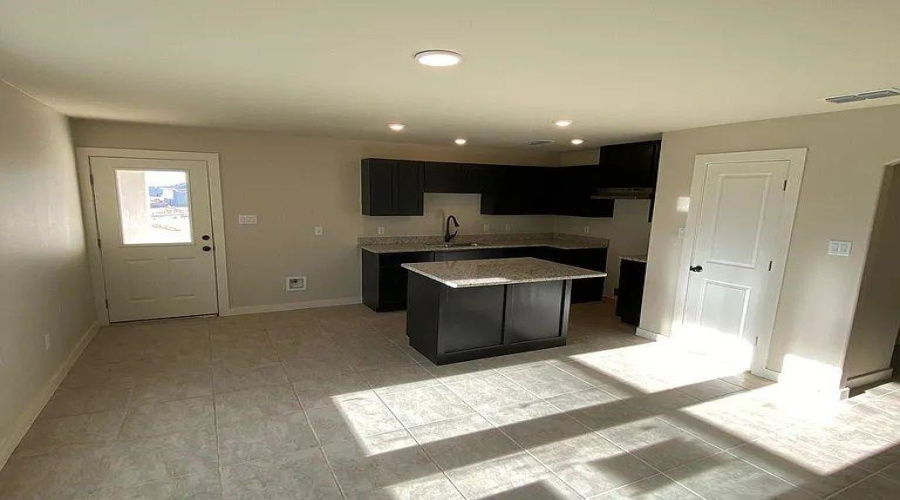 3708 Bella St., Laredo, Texas 78046, 4 Bedrooms Bedrooms, 7 Rooms Rooms,2 BathroomsBathrooms,Residential,For Sale,3708 Bella St.,20260468