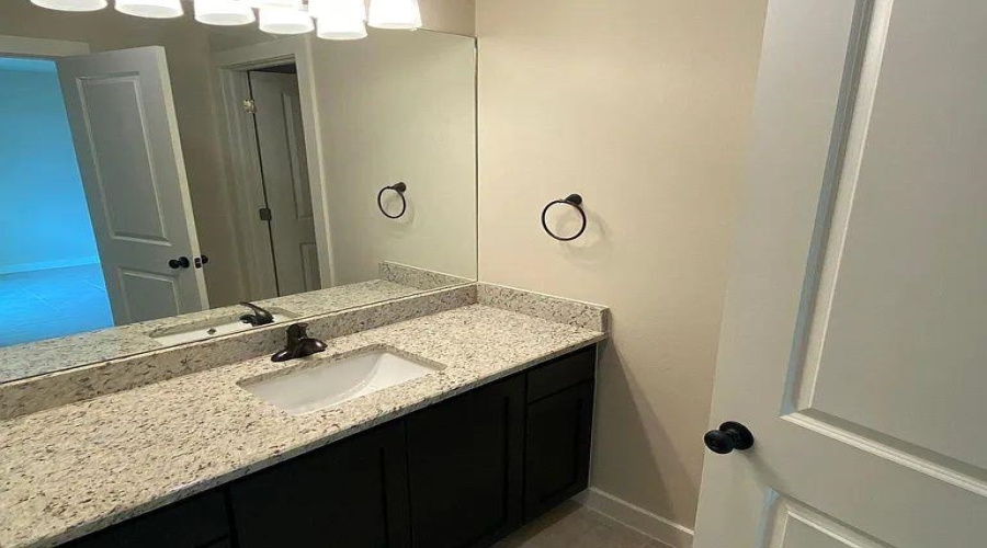 3708 Bella St., Laredo, Texas 78046, 4 Bedrooms Bedrooms, 7 Rooms Rooms,2 BathroomsBathrooms,Residential,For Sale,3708 Bella St.,20260468