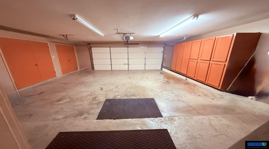 1911 Silverwood Dr, LAREDO, Texas 78045, 3 Bedrooms Bedrooms, 6 Rooms Rooms,3 BathroomsBathrooms,Residential,For Rent,1911 Silverwood Dr,20260471