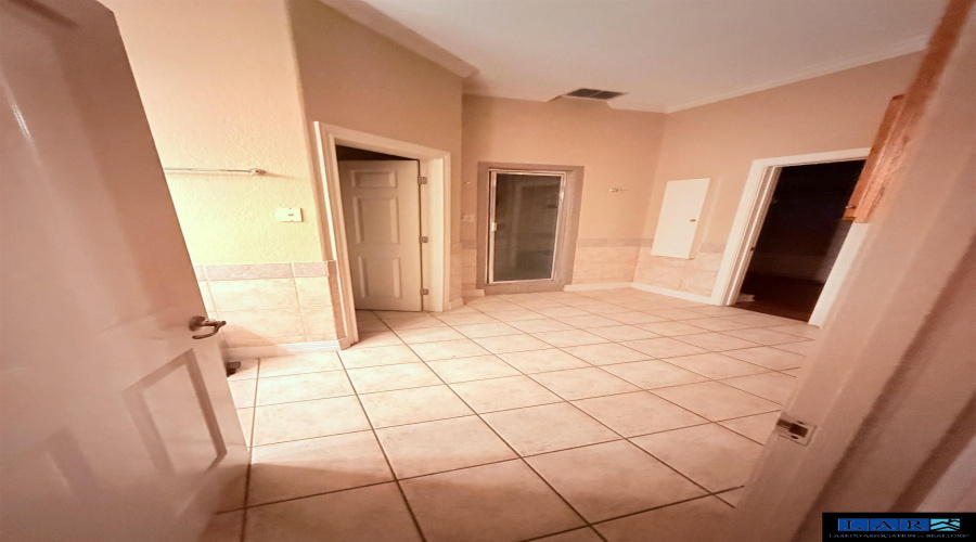 1911 Silverwood Dr, LAREDO, Texas 78045, 3 Bedrooms Bedrooms, 6 Rooms Rooms,3 BathroomsBathrooms,Residential,For Rent,1911 Silverwood Dr,20260471