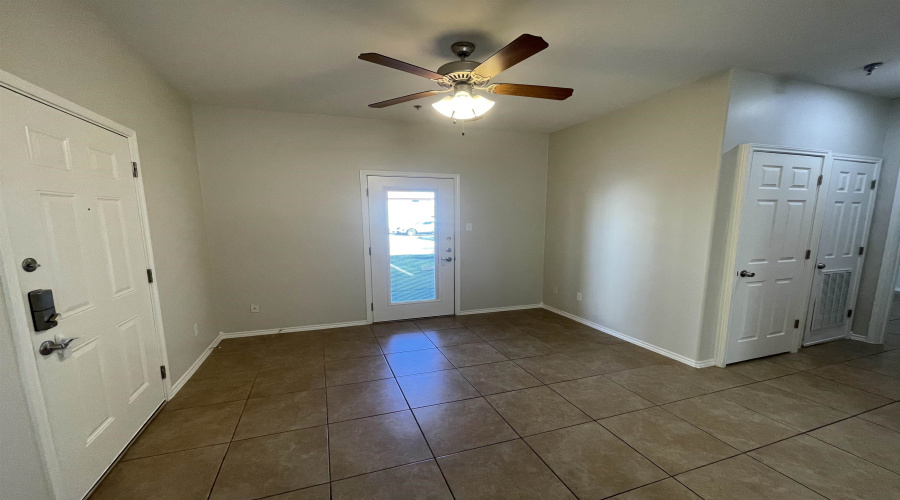 5402 Marcella Ave, LAREDO, Texas 78041, 1 Bedroom Bedrooms, 4 Rooms Rooms,1 BathroomBathrooms,Residential,For Rent,5402 Marcella Ave,20260472