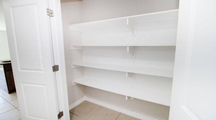 3712 Jaime Martin, Laredo, Texas 78046, 4 Bedrooms Bedrooms, 8 Rooms Rooms,2 BathroomsBathrooms,Residential,For Sale,3712 Jaime Martin,20252738