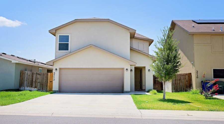 3712 Jaime Martin, Laredo, Texas 78046, 4 Bedrooms Bedrooms, 8 Rooms Rooms,2 BathroomsBathrooms,Residential,For Sale,3712 Jaime Martin,20252738