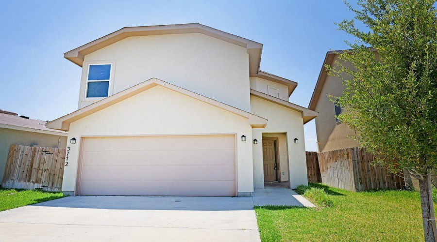 3712 Jaime Martin, Laredo, Texas 78046, 4 Bedrooms Bedrooms, 8 Rooms Rooms,2 BathroomsBathrooms,Residential,For Sale,3712 Jaime Martin,20252738