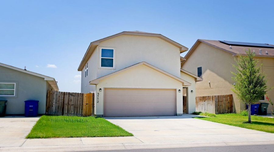 3712 Jaime Martin, Laredo, Texas 78046, 4 Bedrooms Bedrooms, 8 Rooms Rooms,2 BathroomsBathrooms,Residential,For Sale,3712 Jaime Martin,20252738