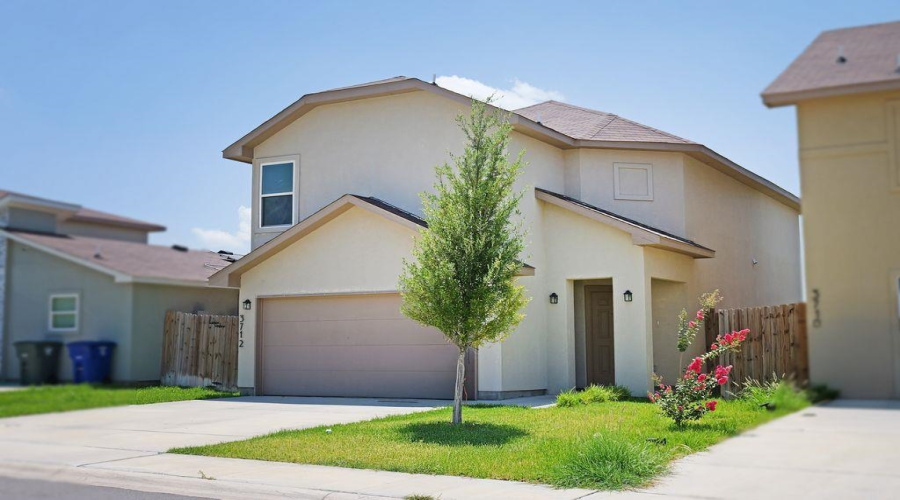 3712 Jaime Martin, Laredo, Texas 78046, 4 Bedrooms Bedrooms, 8 Rooms Rooms,2 BathroomsBathrooms,Residential,For Sale,3712 Jaime Martin,20252738