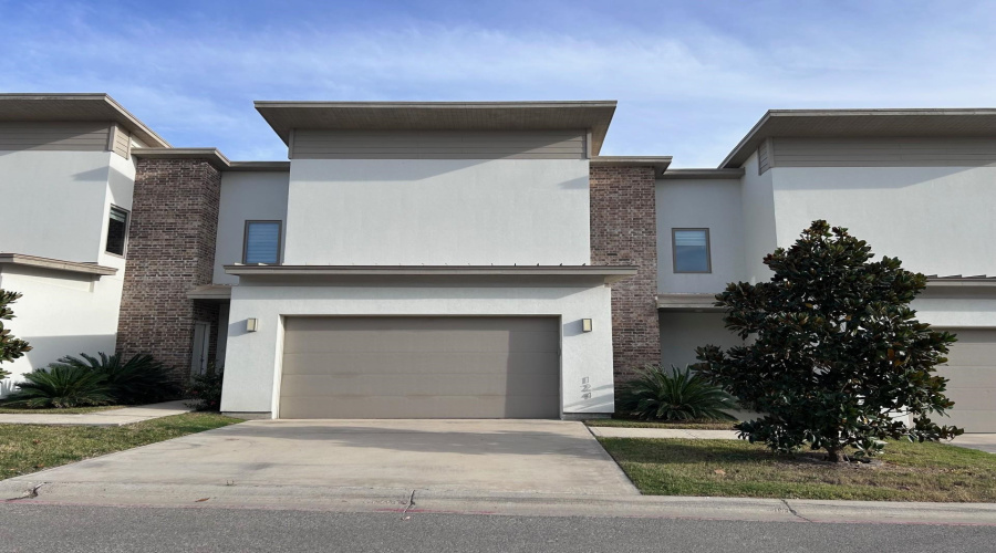 10902 International Blvd, Laredo, Texas 78045, 3 Bedrooms Bedrooms, 3 Rooms Rooms,2 BathroomsBathrooms,Residential,For Rent,10902 International Blvd,20260476