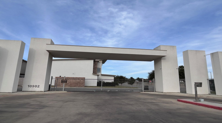 10902 International Blvd, Laredo, Texas 78045, 3 Bedrooms Bedrooms, 3 Rooms Rooms,2 BathroomsBathrooms,Residential,For Rent,10902 International Blvd,20260476