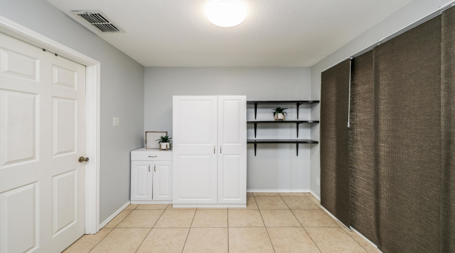 1901 Port Isabel Dr, LAREDO, Texas 78045, 3 Bedrooms Bedrooms, 7 Rooms Rooms,2 BathroomsBathrooms,Residential,For Sale,1901 Port Isabel Dr,20260478