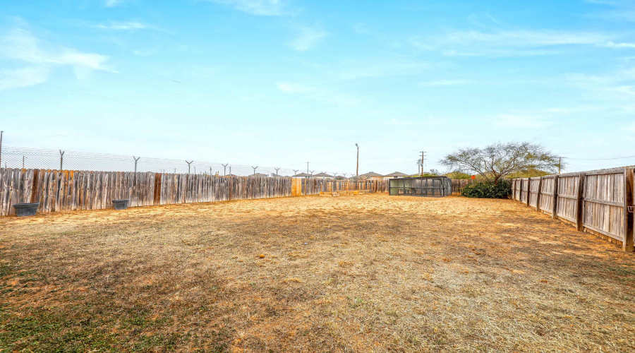 1901 Port Isabel Dr, LAREDO, Texas 78045, 3 Bedrooms Bedrooms, 7 Rooms Rooms,2 BathroomsBathrooms,Residential,For Sale,1901 Port Isabel Dr,20260478