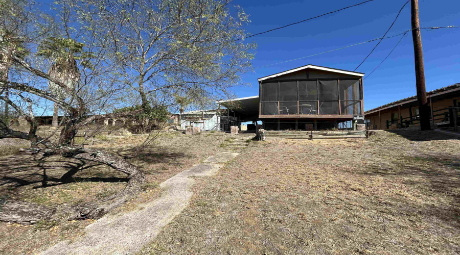 149 Palm Place, Zapata, Texas 78076, 3 Bedrooms Bedrooms, 5 Rooms Rooms,1 BathroomBathrooms,Residential,For Sale,149 Palm Place,20260479
