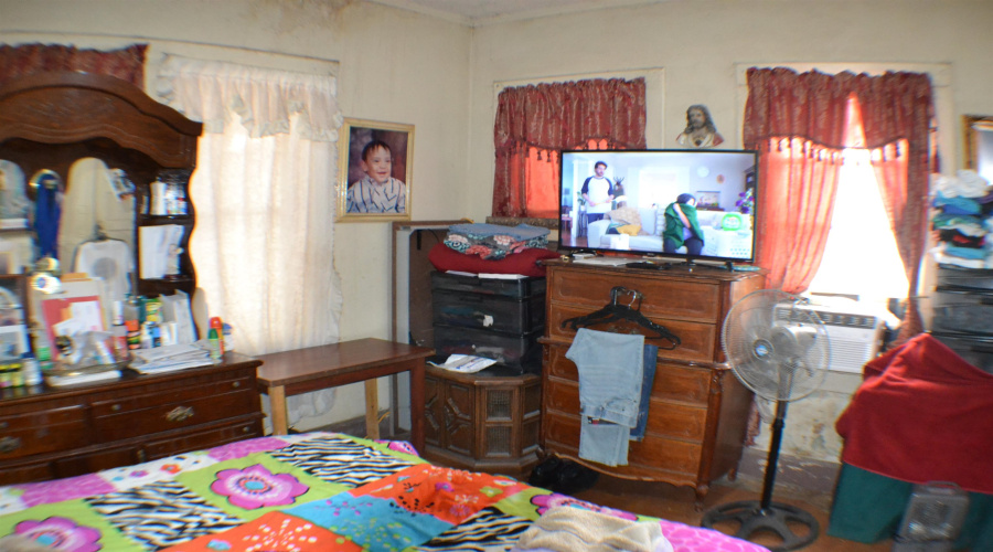 610 Santa Cleotilde Ave, Laredo, Texas 78040, 1 Bedroom Bedrooms, 3 Rooms Rooms,1 BathroomBathrooms,Residential,For Sale,610 Santa Cleotilde Ave,20260480