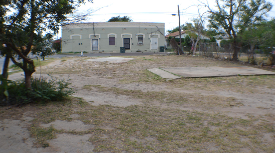 610 Santa Cleotilde Ave, Laredo, Texas 78040, 1 Bedroom Bedrooms, 3 Rooms Rooms,1 BathroomBathrooms,Residential,For Sale,610 Santa Cleotilde Ave,20260480