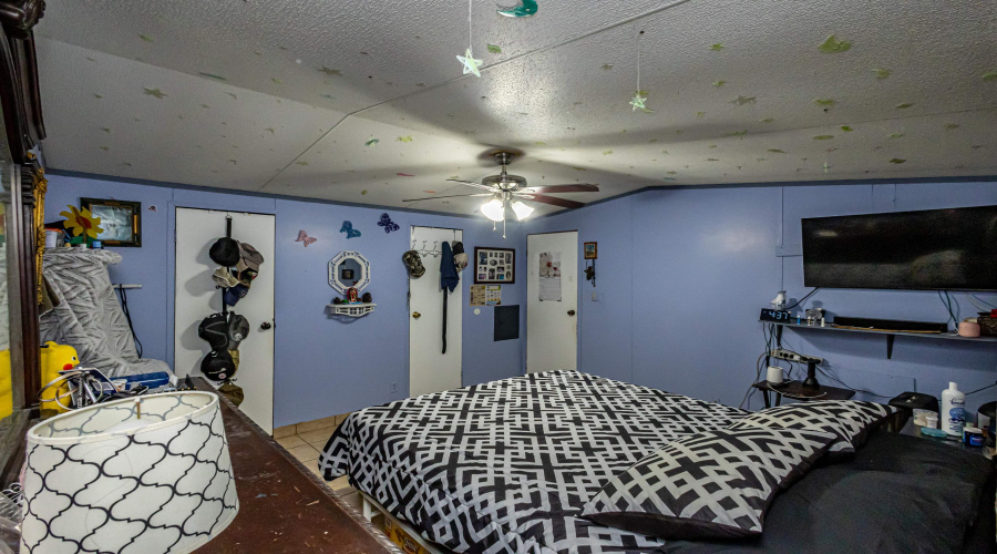 405 Pitaya Dr, LAREDO, Texas 78046, 3 Bedrooms Bedrooms, 4 Rooms Rooms,2 BathroomsBathrooms,Residential,For Sale,405 Pitaya Dr,20260481