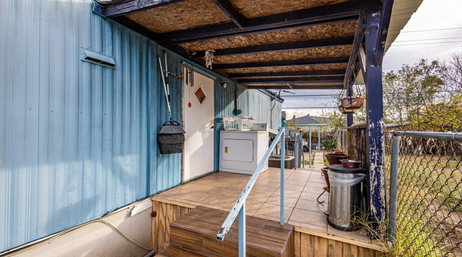 405 Pitaya Dr, LAREDO, Texas 78046, 3 Bedrooms Bedrooms, 4 Rooms Rooms,2 BathroomsBathrooms,Residential,For Sale,405 Pitaya Dr,20260481