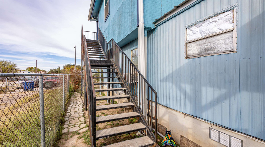 405 Pitaya Dr, LAREDO, Texas 78046, 3 Bedrooms Bedrooms, 4 Rooms Rooms,2 BathroomsBathrooms,Residential,For Sale,405 Pitaya Dr,20260481