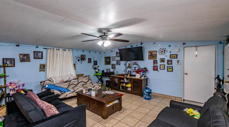 405 Pitaya Dr, LAREDO, Texas 78046, 3 Bedrooms Bedrooms, 4 Rooms Rooms,2 BathroomsBathrooms,Residential,For Sale,405 Pitaya Dr,20260481