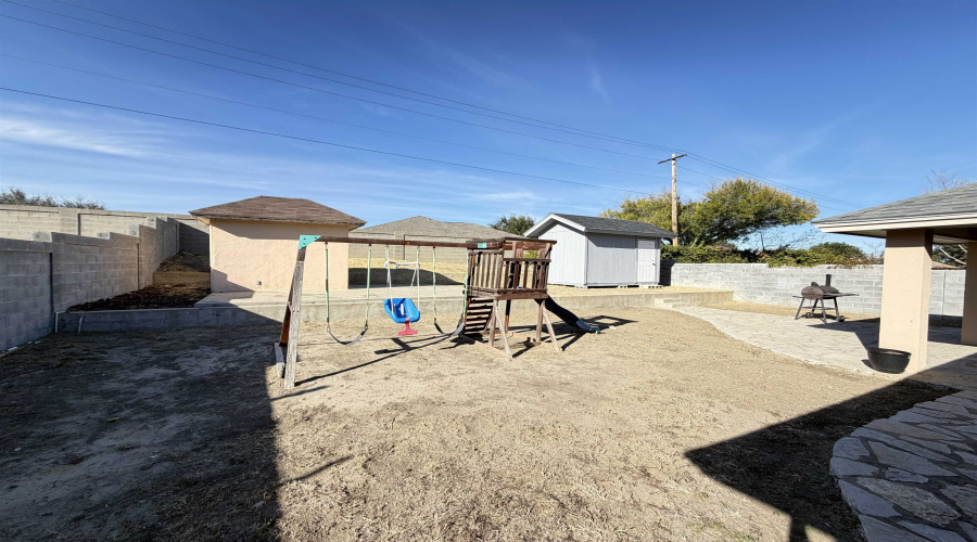 1854 Stonefield Ln, LAREDO, Texas 78045, 3 Bedrooms Bedrooms, 4 Rooms Rooms,2 BathroomsBathrooms,Residential,For Sale,1854 Stonefield Ln,20260483