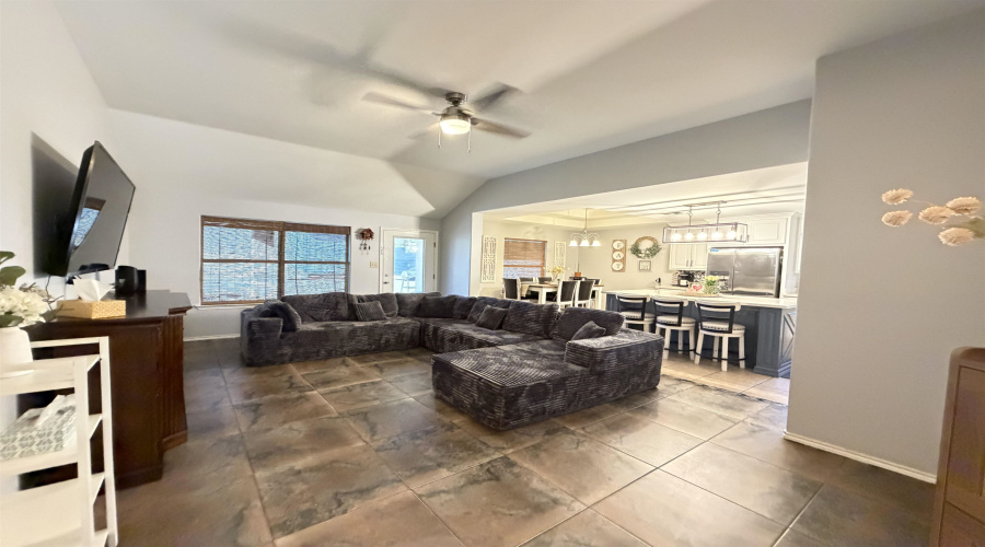 1854 Stonefield Ln, LAREDO, Texas 78045, 3 Bedrooms Bedrooms, 4 Rooms Rooms,2 BathroomsBathrooms,Residential,For Sale,1854 Stonefield Ln,20260483