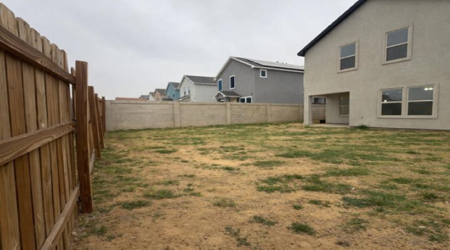 5822 Doctorado Dr., Laredo, Texas 78046, 3 Bedrooms Bedrooms, 7 Rooms Rooms,2 BathroomsBathrooms,Residential,For Rent,5822 Doctorado Dr.,20260484