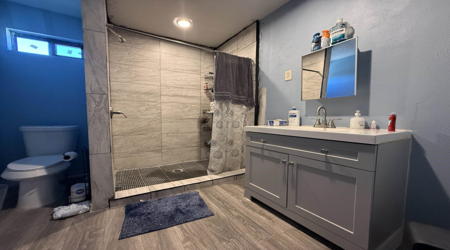 301 Water St, Zapata, Texas 78076, 1 Bedroom Bedrooms, 2 Rooms Rooms,1 BathroomBathrooms,Residential,For Sale,301 Water St,20260485