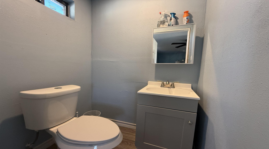 301 Water St, Zapata, Texas 78076, 1 Bedroom Bedrooms, 2 Rooms Rooms,1 BathroomBathrooms,Residential,For Sale,301 Water St,20260485