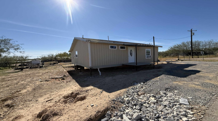 301 Water St, Zapata, Texas 78076, 1 Bedroom Bedrooms, 2 Rooms Rooms,1 BathroomBathrooms,Residential,For Sale,301 Water St,20260485