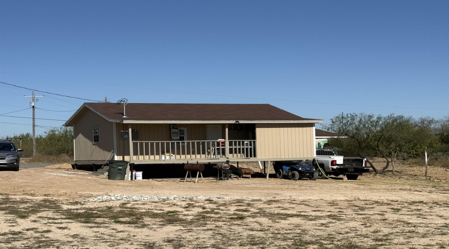 301 Water St, Zapata, Texas 78076, 1 Bedroom Bedrooms, 2 Rooms Rooms,1 BathroomBathrooms,Residential,For Sale,301 Water St,20260485