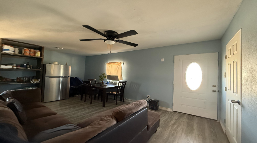 301 Water St, Zapata, Texas 78076, 1 Bedroom Bedrooms, 2 Rooms Rooms,1 BathroomBathrooms,Residential,For Sale,301 Water St,20260485