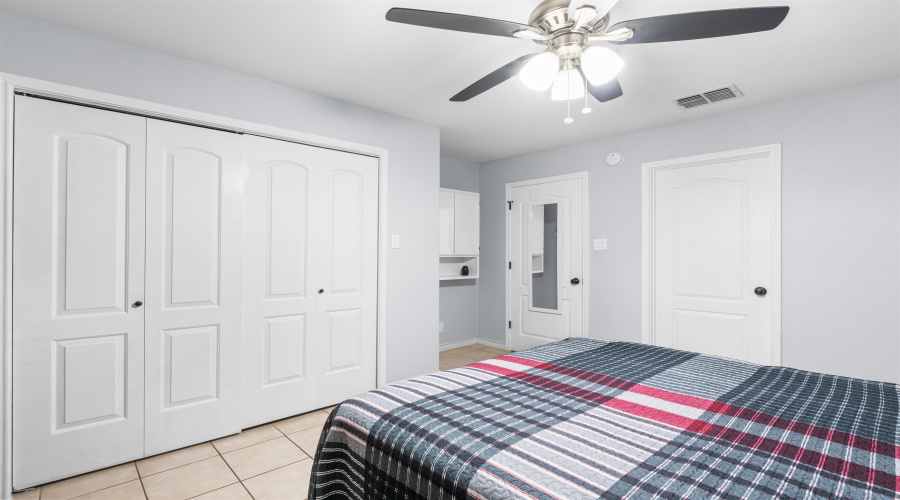 1752 Tiara Trl, Laredo, Texas 78045, 2 Bedrooms Bedrooms, 5 Rooms Rooms,2 BathroomsBathrooms,Residential,For Sale,1752 Tiara Trl,20260487