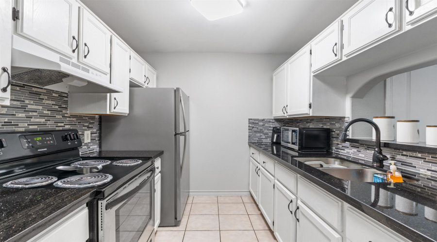 1752 Tiara Trl, Laredo, Texas 78045, 2 Bedrooms Bedrooms, 5 Rooms Rooms,2 BathroomsBathrooms,Residential,For Sale,1752 Tiara Trl,20260487