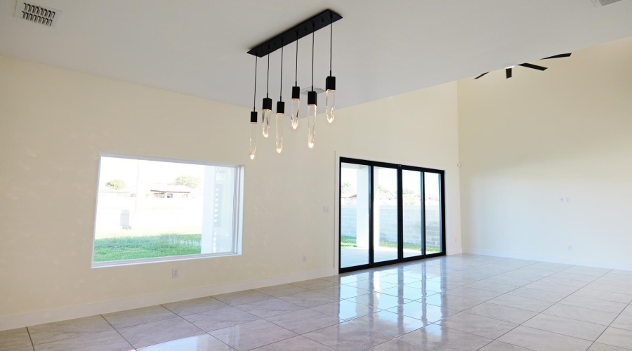 3812 Sun Valley Dr., Laredo, Texas 78045, 3 Bedrooms Bedrooms, 6 Rooms Rooms,2 BathroomsBathrooms,Residential,For Sale,3812 Sun Valley Dr.,20260488