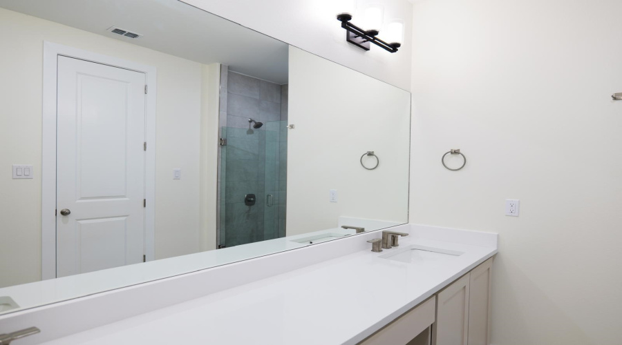 3812 Sun Valley Dr., Laredo, Texas 78045, 3 Bedrooms Bedrooms, 6 Rooms Rooms,2 BathroomsBathrooms,Residential,For Sale,3812 Sun Valley Dr.,20260488