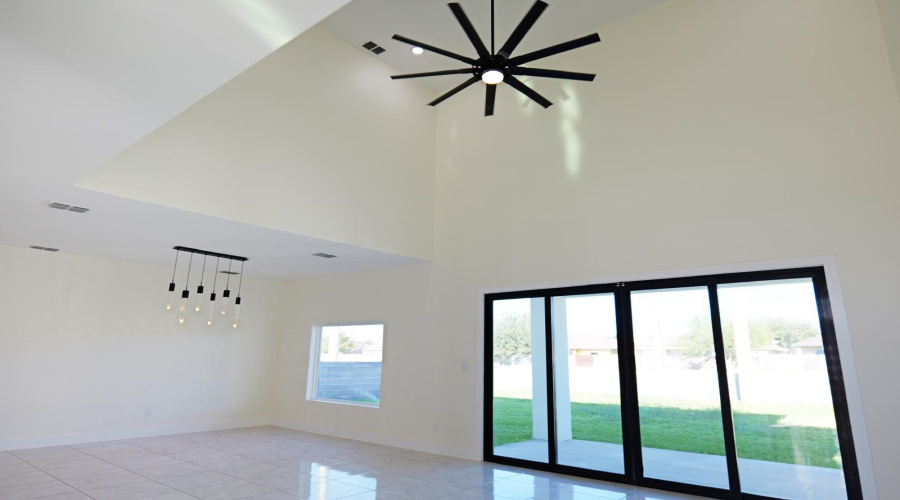 3812 Sun Valley Dr., Laredo, Texas 78045, 3 Bedrooms Bedrooms, 6 Rooms Rooms,2 BathroomsBathrooms,Residential,For Sale,3812 Sun Valley Dr.,20260488