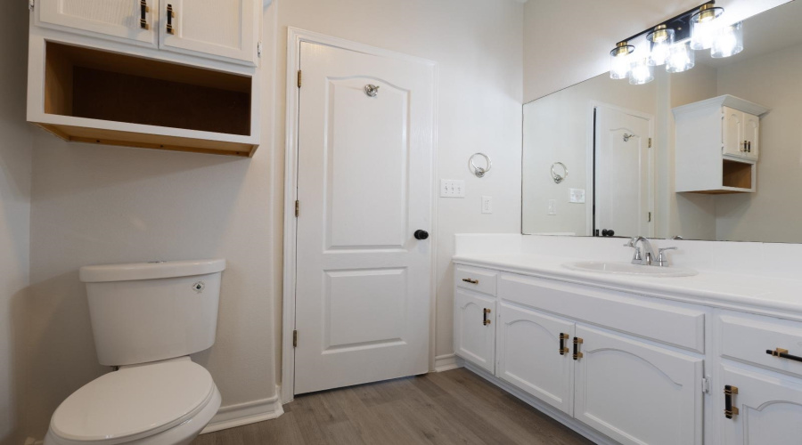 9903 Crystal Ct, Laredo, Texas 78045, 2 Bedrooms Bedrooms, 4 Rooms Rooms,2 BathroomsBathrooms,Residential,For Sale,9903 Crystal Ct,20260489