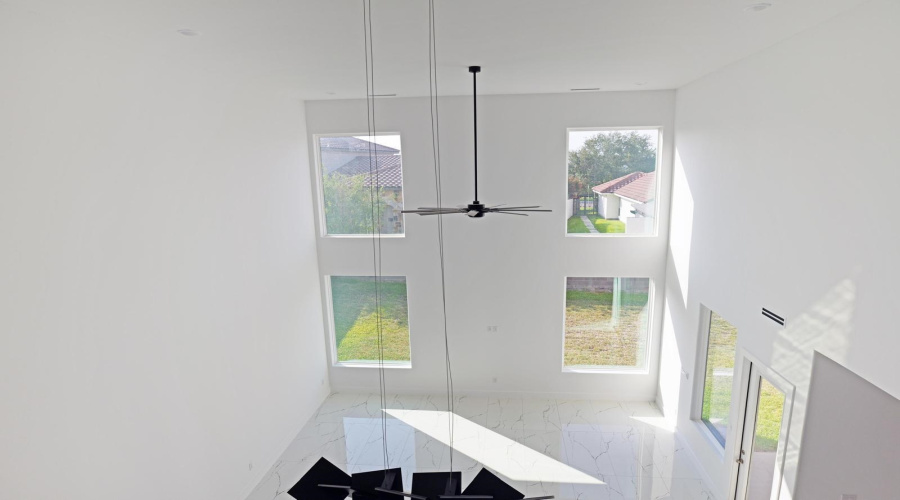 4013 Sun Valley Dr., Laredo, Texas 78045, 3 Bedrooms Bedrooms, 6 Rooms Rooms,2 BathroomsBathrooms,Residential,For Sale,4013 Sun Valley Dr.,20260491