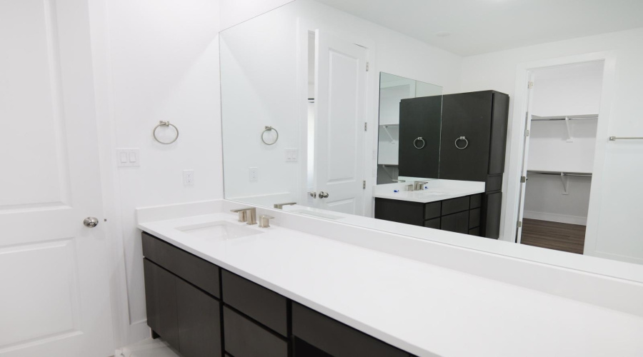 4013 Sun Valley Dr., Laredo, Texas 78045, 3 Bedrooms Bedrooms, 6 Rooms Rooms,2 BathroomsBathrooms,Residential,For Sale,4013 Sun Valley Dr.,20260491